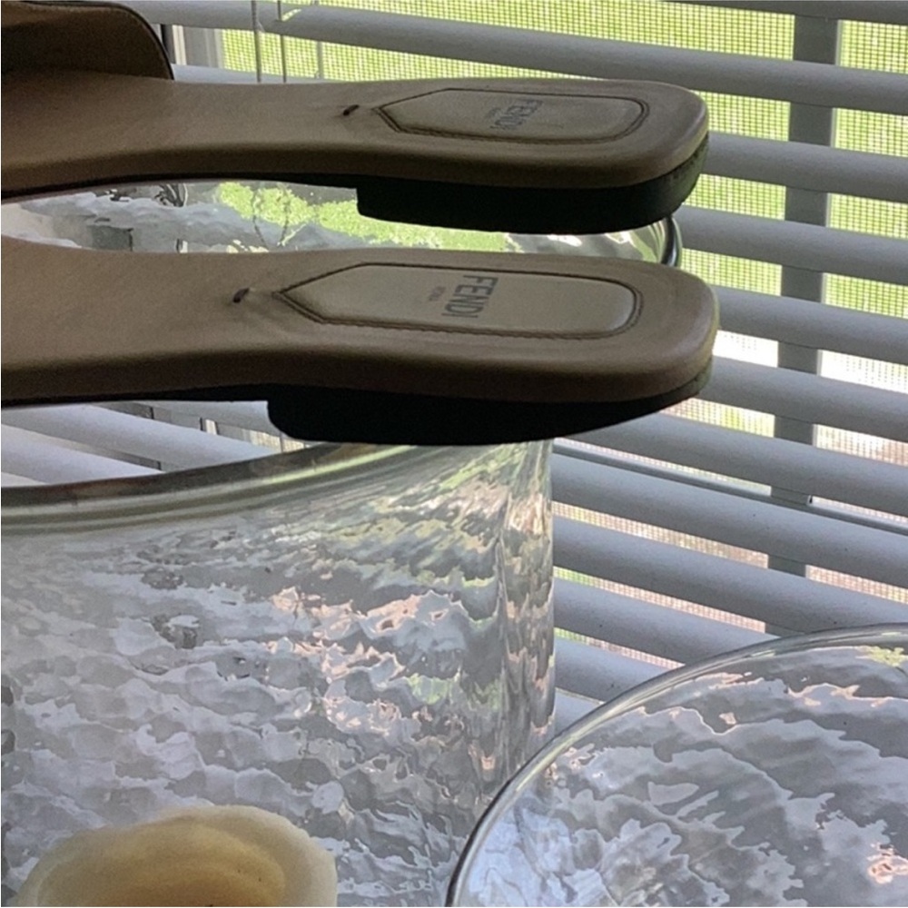 ✅Authentic FENDI FLOWERLAND  Puffy leather Sandals Size 8 1/2 Gorgeous Colors!🌺 - Picture 8 of 15